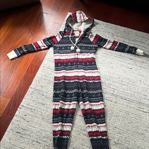 Abercrombie Cozy women’s  One Piece holiday pjs size medium/lg